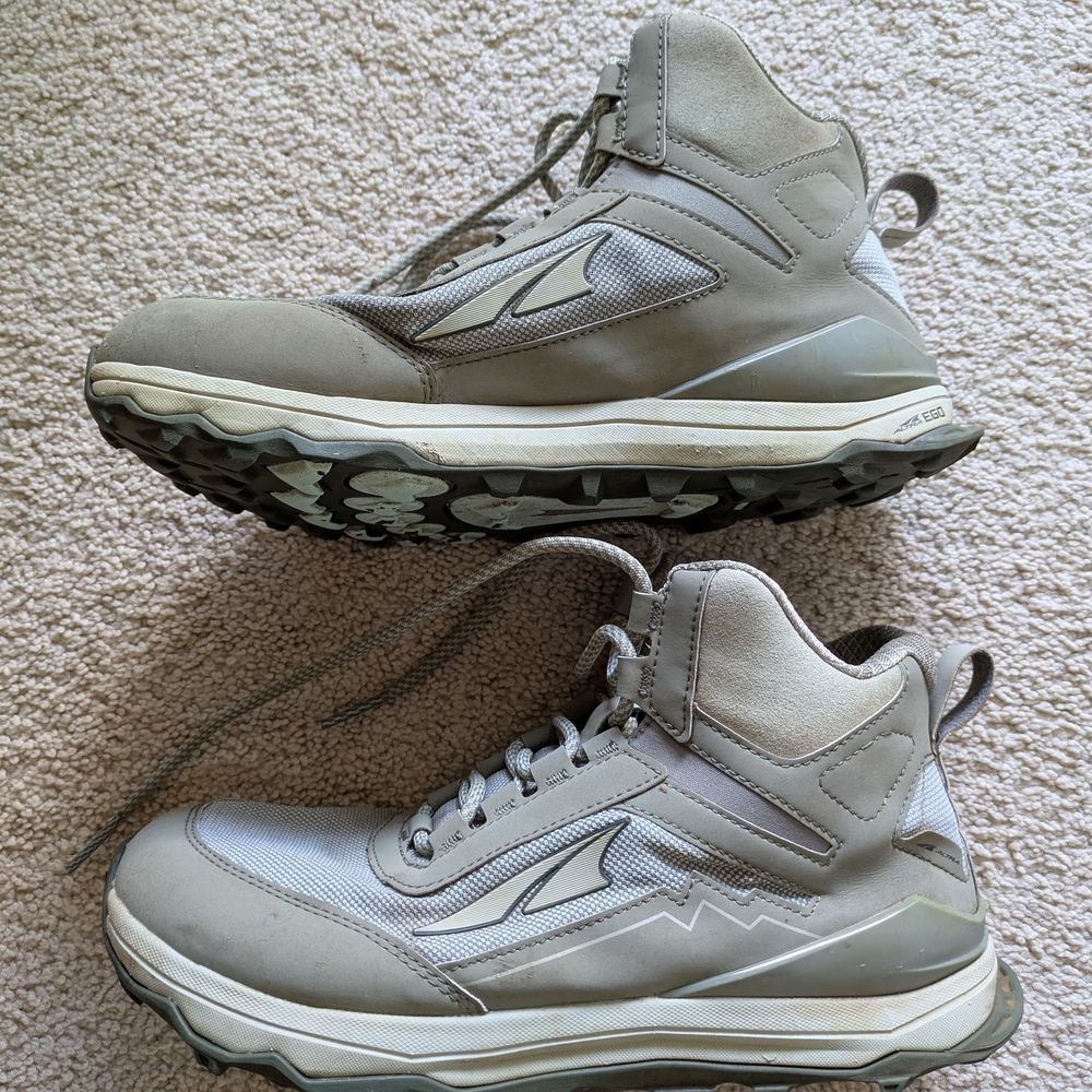 Altra Womens lone Peak Hikers Size 9